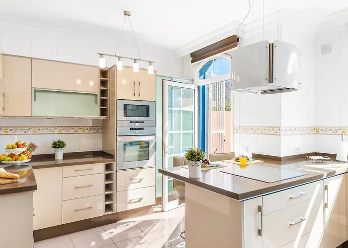 ヴィラ Melyna Private Heated Pool *