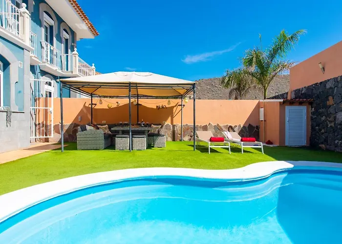 ヴィラ Melyna Private Heated Pool *