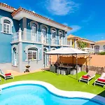 Melyna Private Heated Pool Вілла
