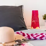 Melyna Private Heated Pool Вілла Адехе