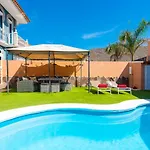 Вілла Melyna Private Heated Pool *