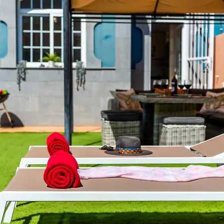 Melyna Private Heated Pool * 阿德耶
