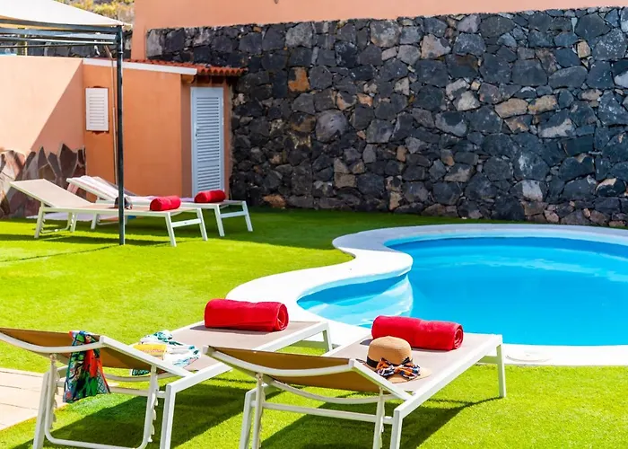 Вілла Melyna Private Heated Pool *