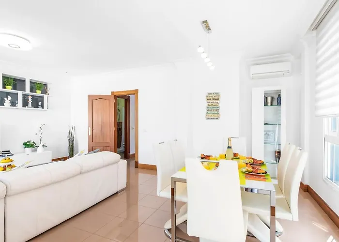 Melyna Private Heated Pool Вілла