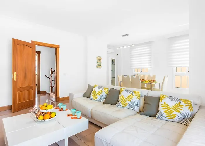 Melyna Private Heated Pool Villa *