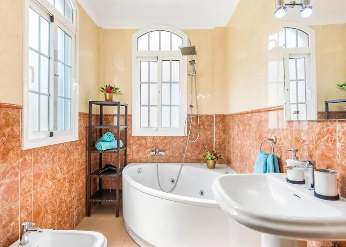 Villa Melyna Private Heated Pool