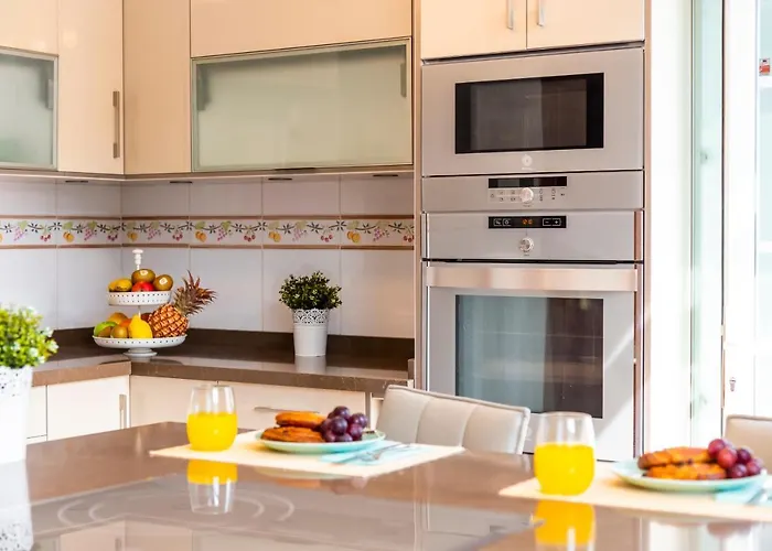 Melyna Private Heated Pool Вілла