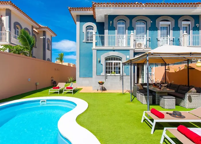 Melyna Private Heated Pool Адехе