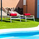 别墅 Melyna Private Heated Pool 阿德耶